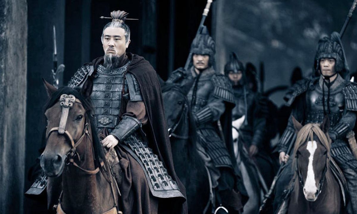 刘备被追杀无路可走,刘备被人追杀完整视频