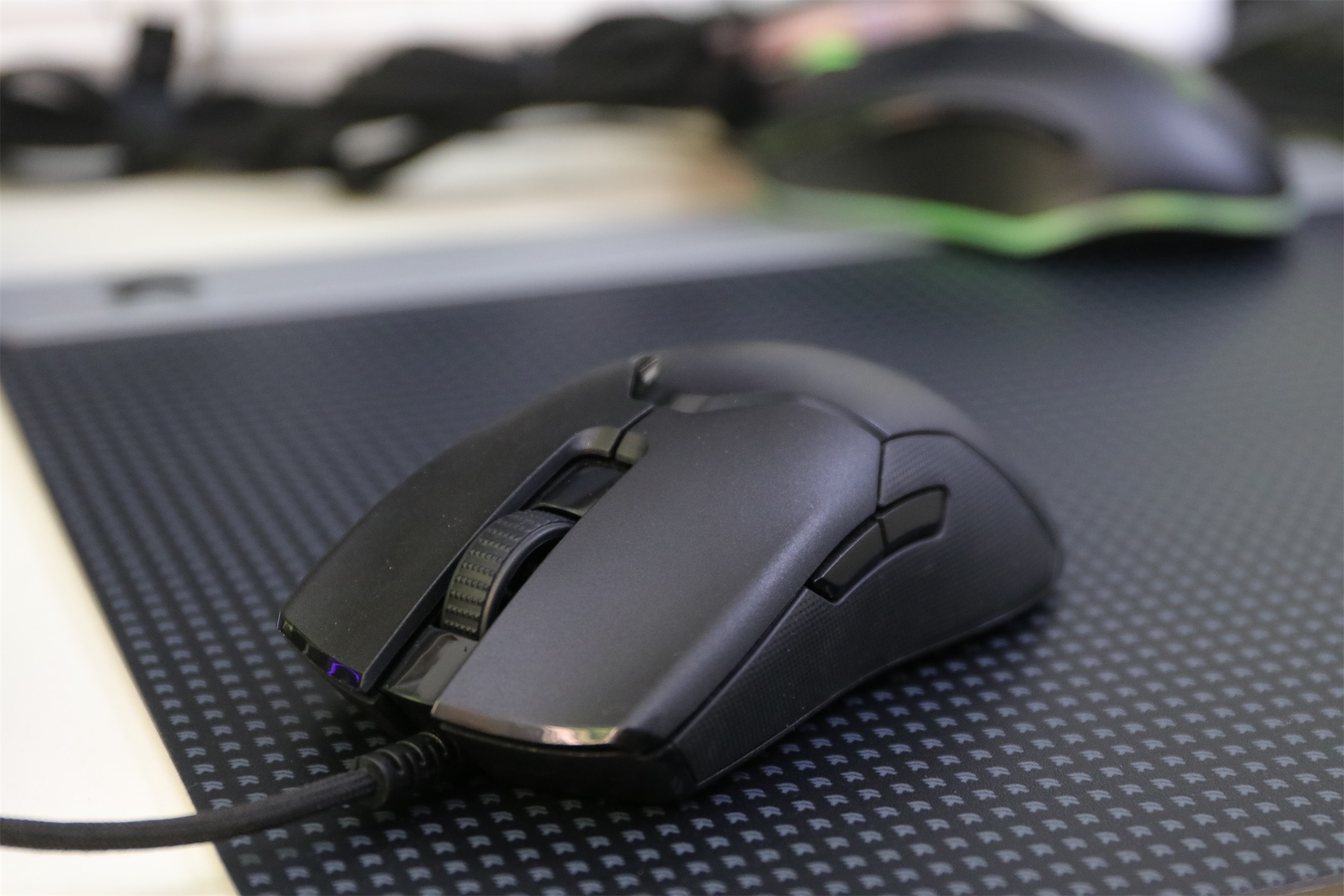 轻量化鼠标性价比推荐,200到300无线轻量化鼠标