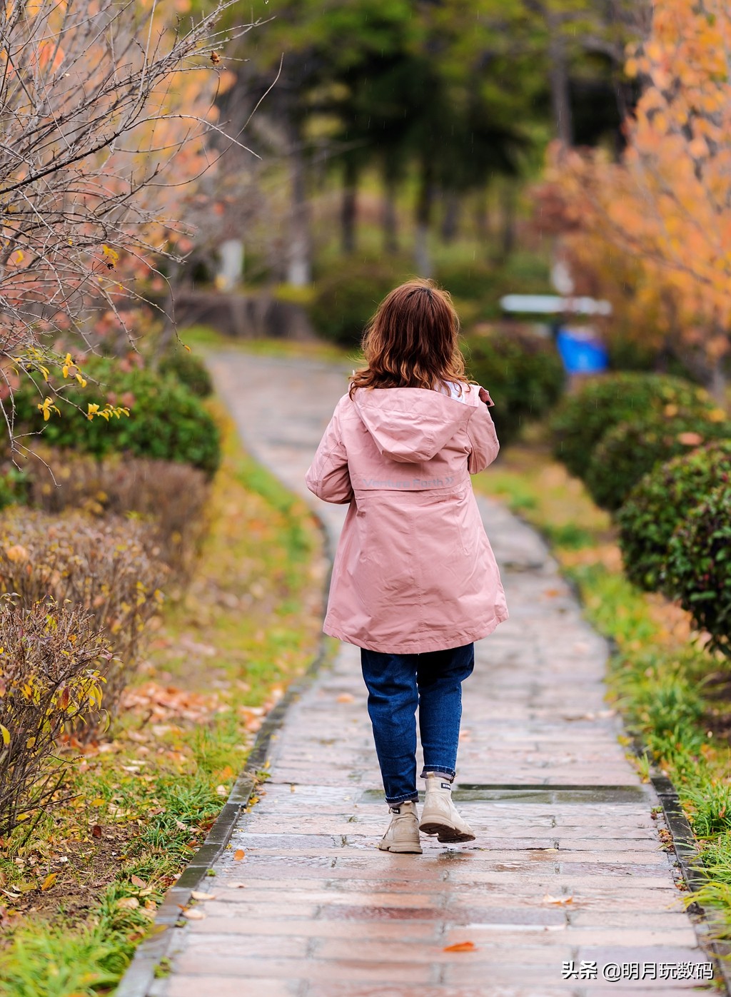 什么冲锋衣时尚好看,冲锋衣高级感秋冬时尚