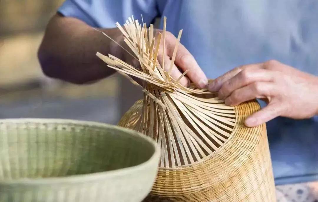 李子柒令人向往的世外桃源生活,李子柒记录的简单淳朴的田园生活