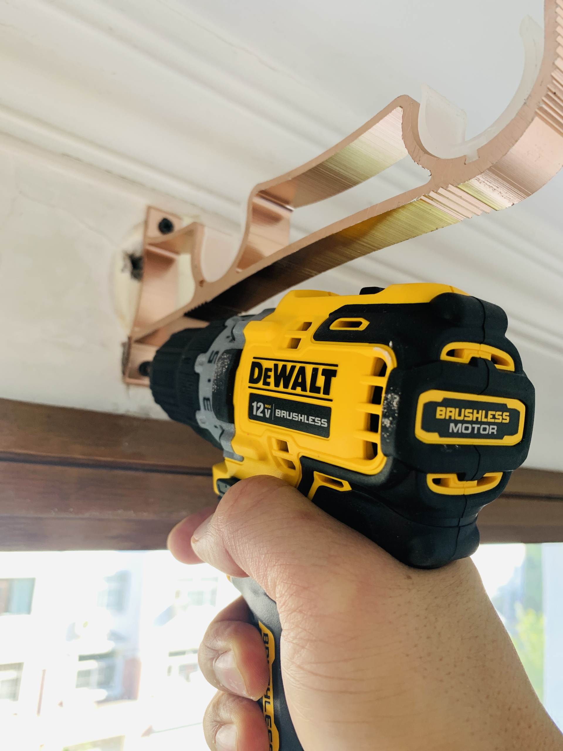 得伟电钻dcd701充满电要多久,得伟锂电钻测评