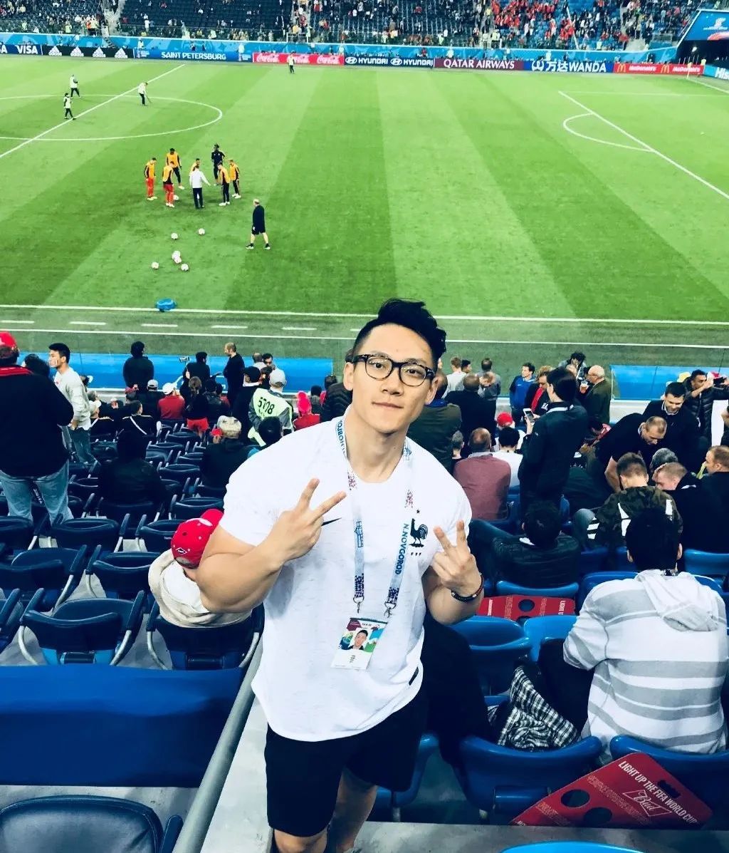 从白斩鸡到8块腹肌金刚身,从八块腹肌到一块肥肉