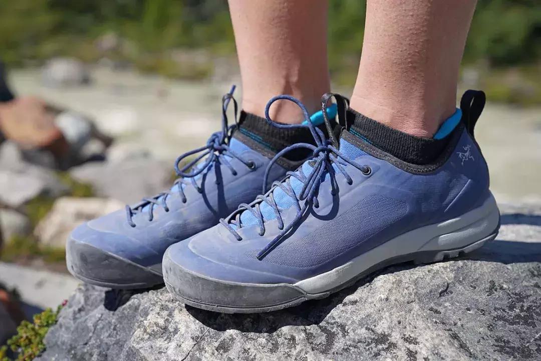 户外运动推荐鞋子品牌,防崴脚运动鞋推荐
