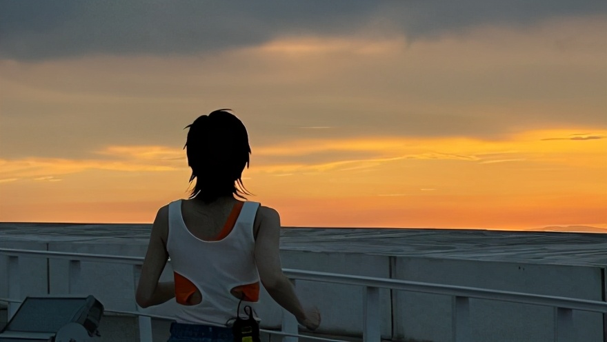 郭采洁周六夜现场短发,郭采洁露耳超短发