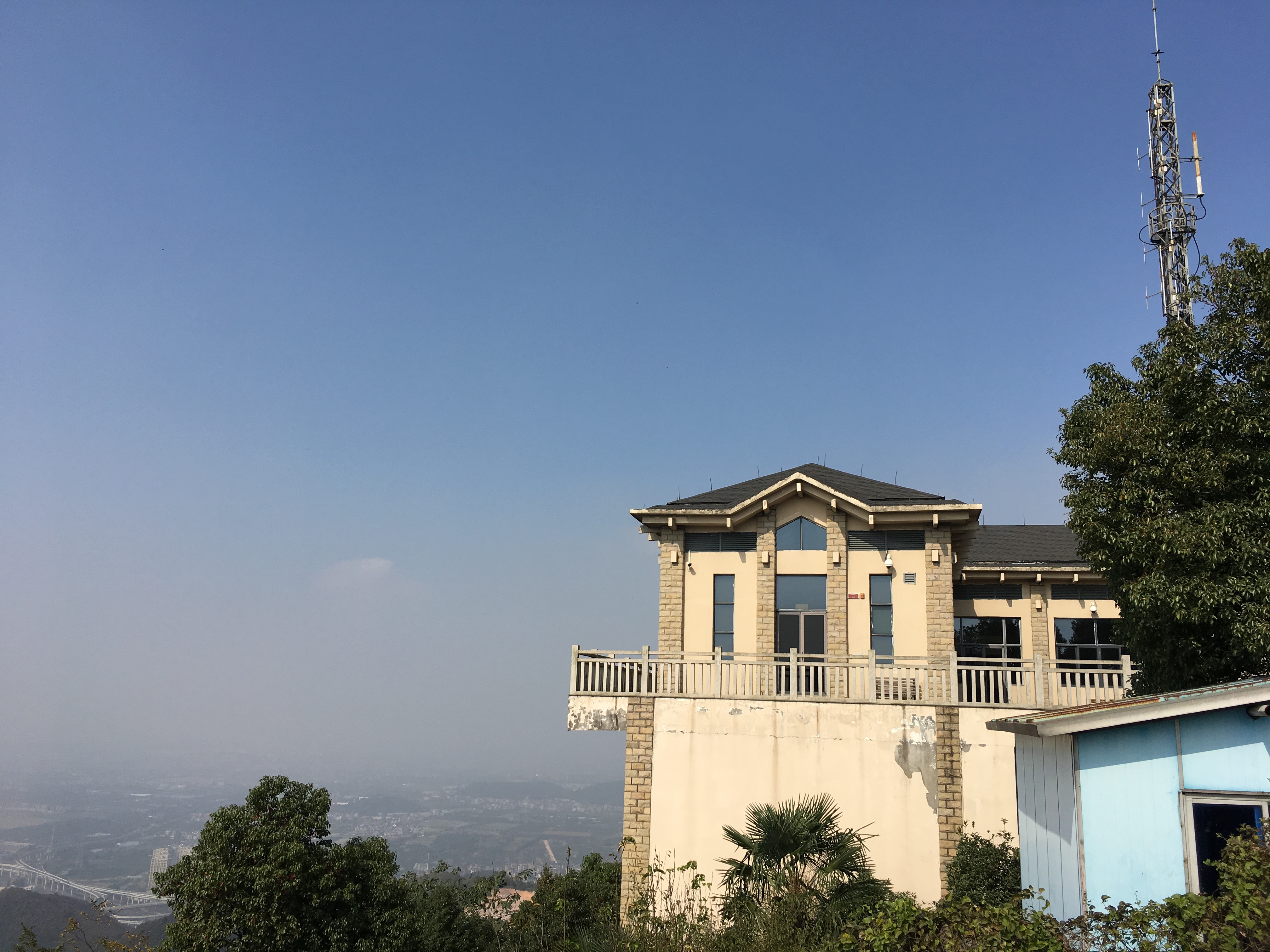 凌云山顶峰,最高峰凌云山