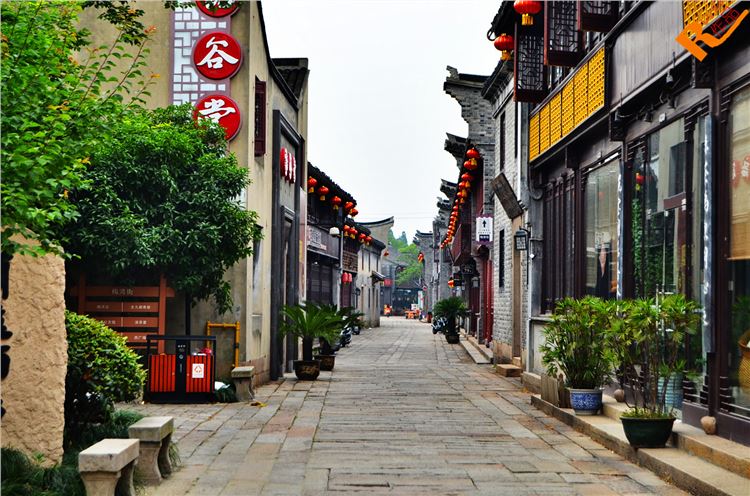 梅湾街一湾一街两小岛