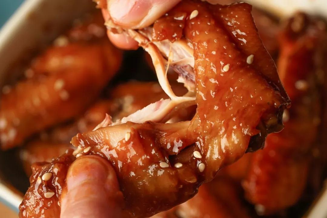 电饭煲生存指南，一键做一只番茄饭+蜜汁鸡翅+香软蛋糕