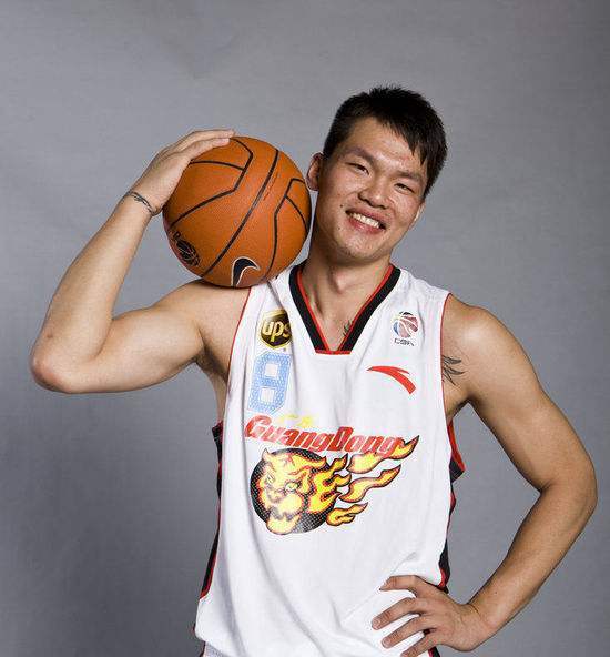 朱芳雨现实照片,朱芳雨以前的照片