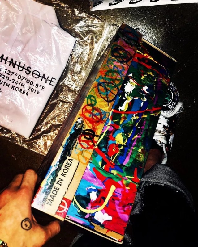 他来了!带着一双要破万的联名款