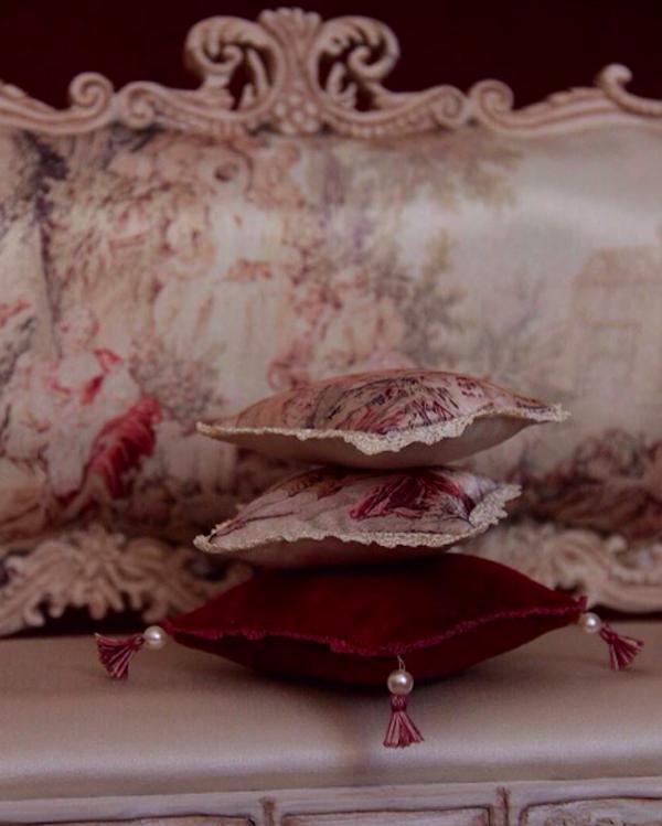 老爸酷爱芭比娃娃？微缩家具做到痴迷！