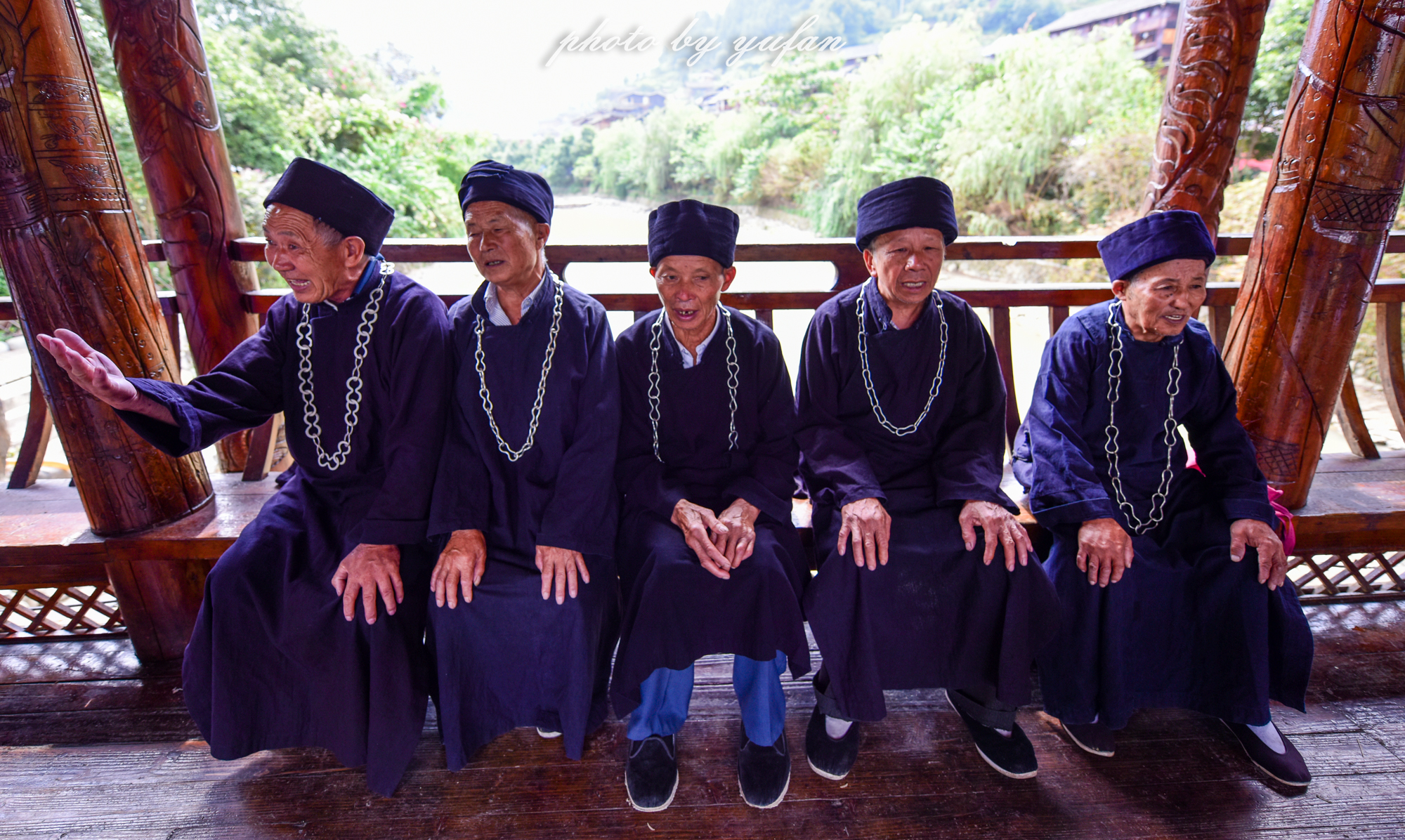 雨天旅行注意事项,千户苗寨下雨旅游攻略