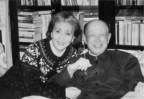 钱学森蒋英晚年照片,蒋英和钱学森照顾蒋英母亲