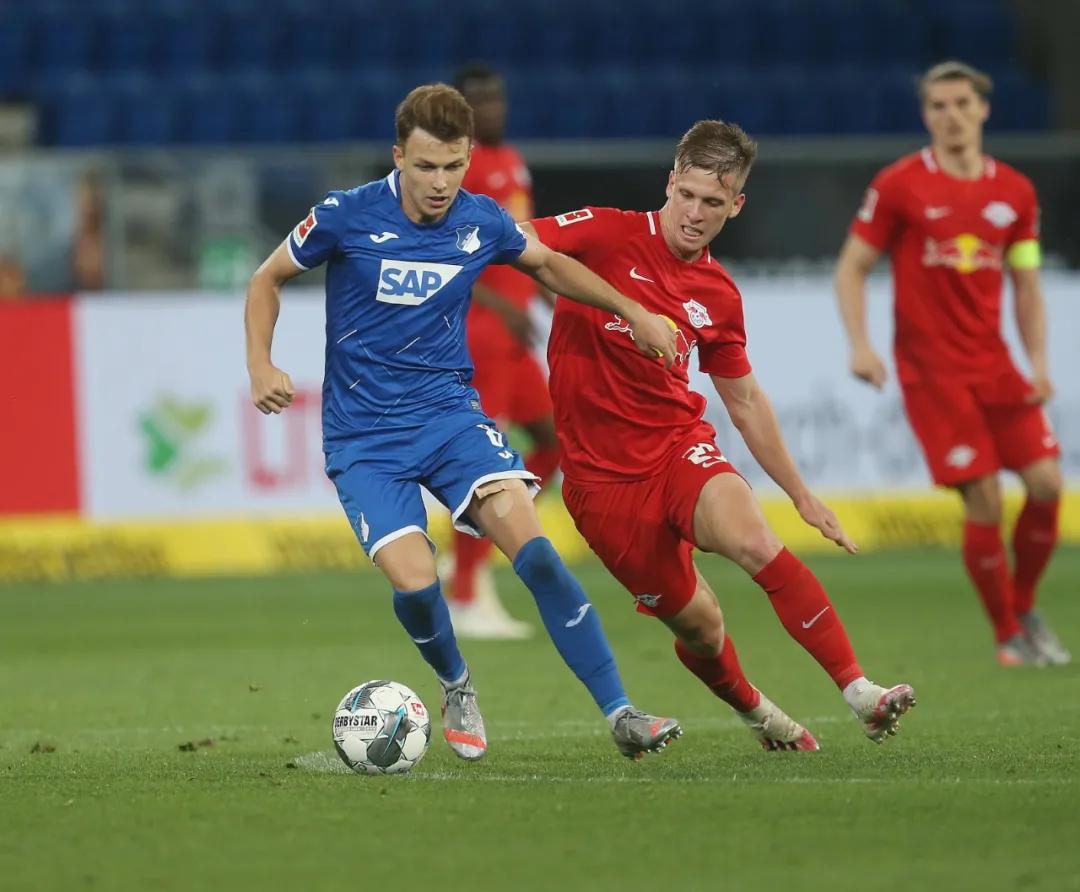 大黄蜂首展,大黄蜂第一部帅气登场