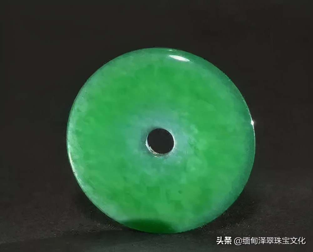 翡翠颜色的细节分类详解,翡翠帝王绿玉髓图片大全