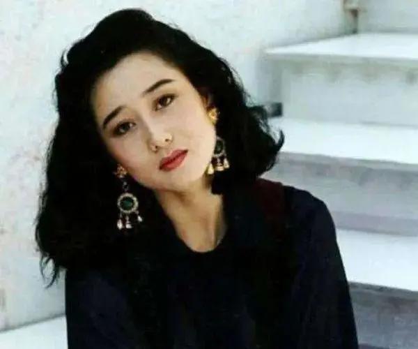 赌王蓝琼缨利智,蓝琼缨当年如何处置利智