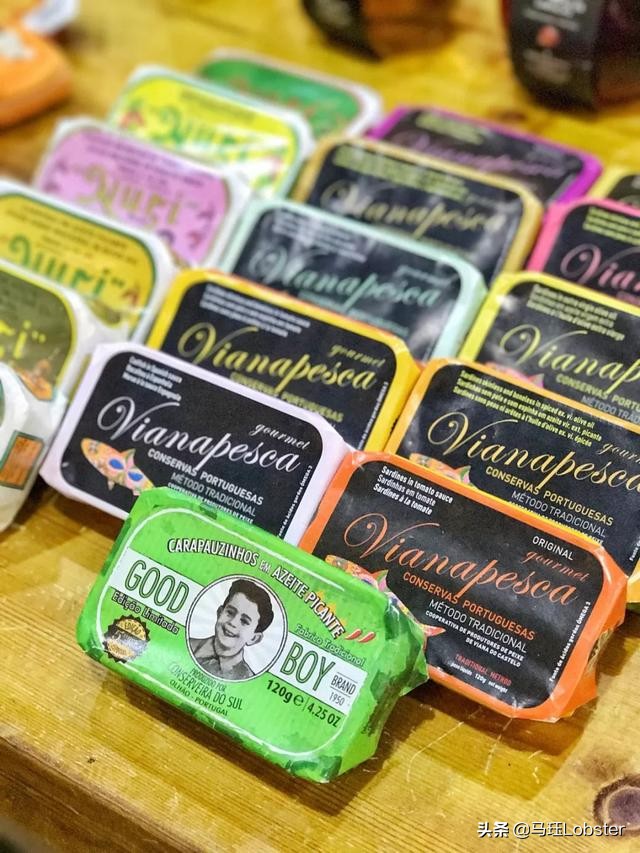 澳门当地人吃的蛋挞,在澳门吃着蛋挞超开心