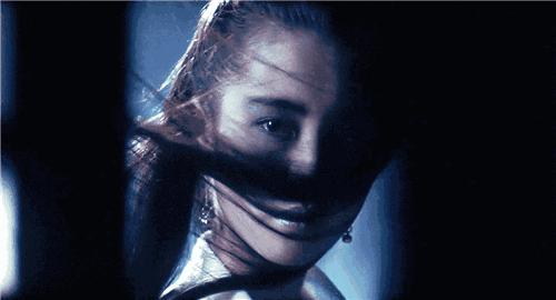 3个亦雌亦雄的大美女，一个46岁自杀，一个不婚不育，一个嫁富商