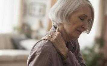 肩肌劳损怎么练肩,肩膀疼痛还能继续练肩嘛