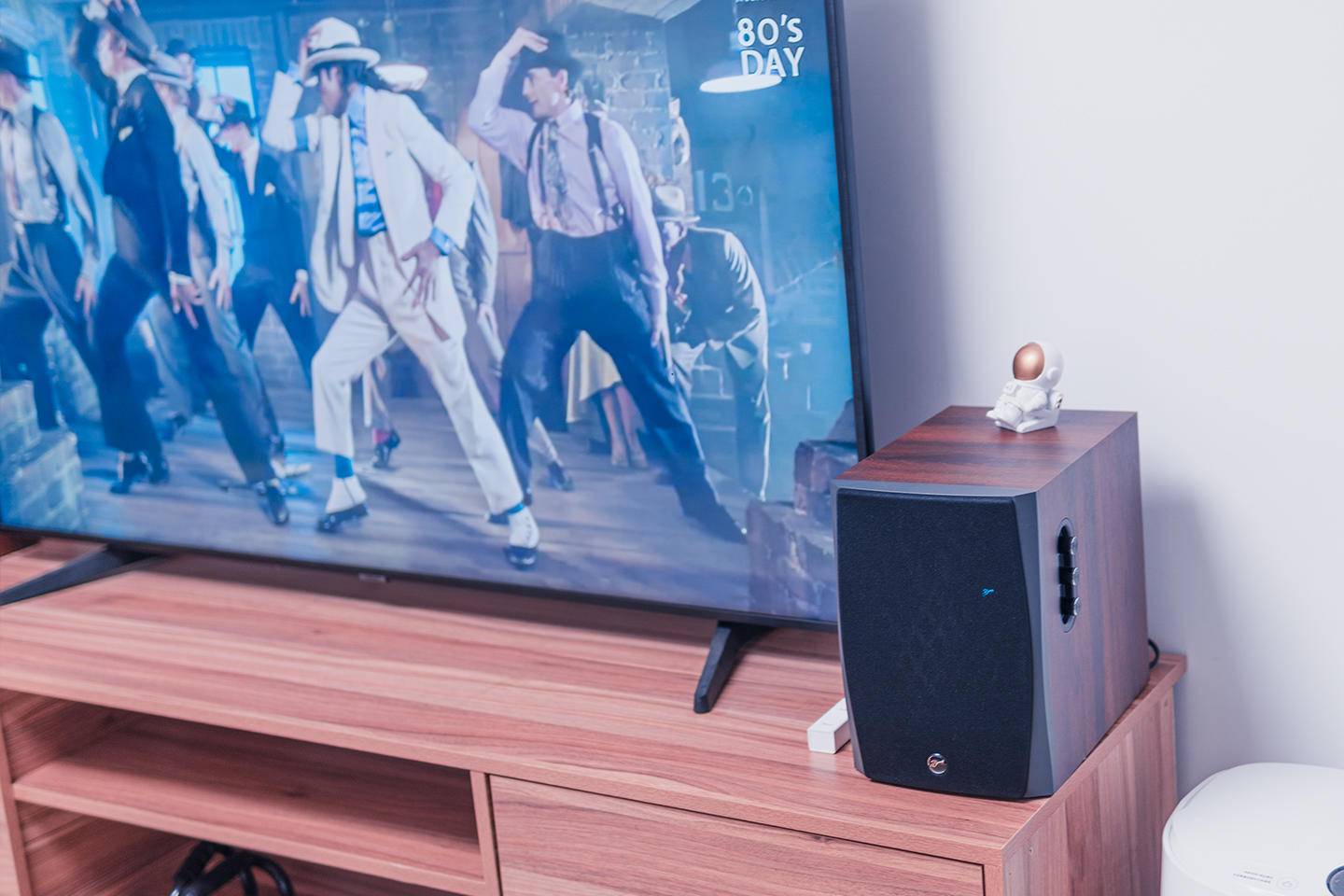 惠威d1090有源音箱对比评测,惠威d1090低音单元拆解图