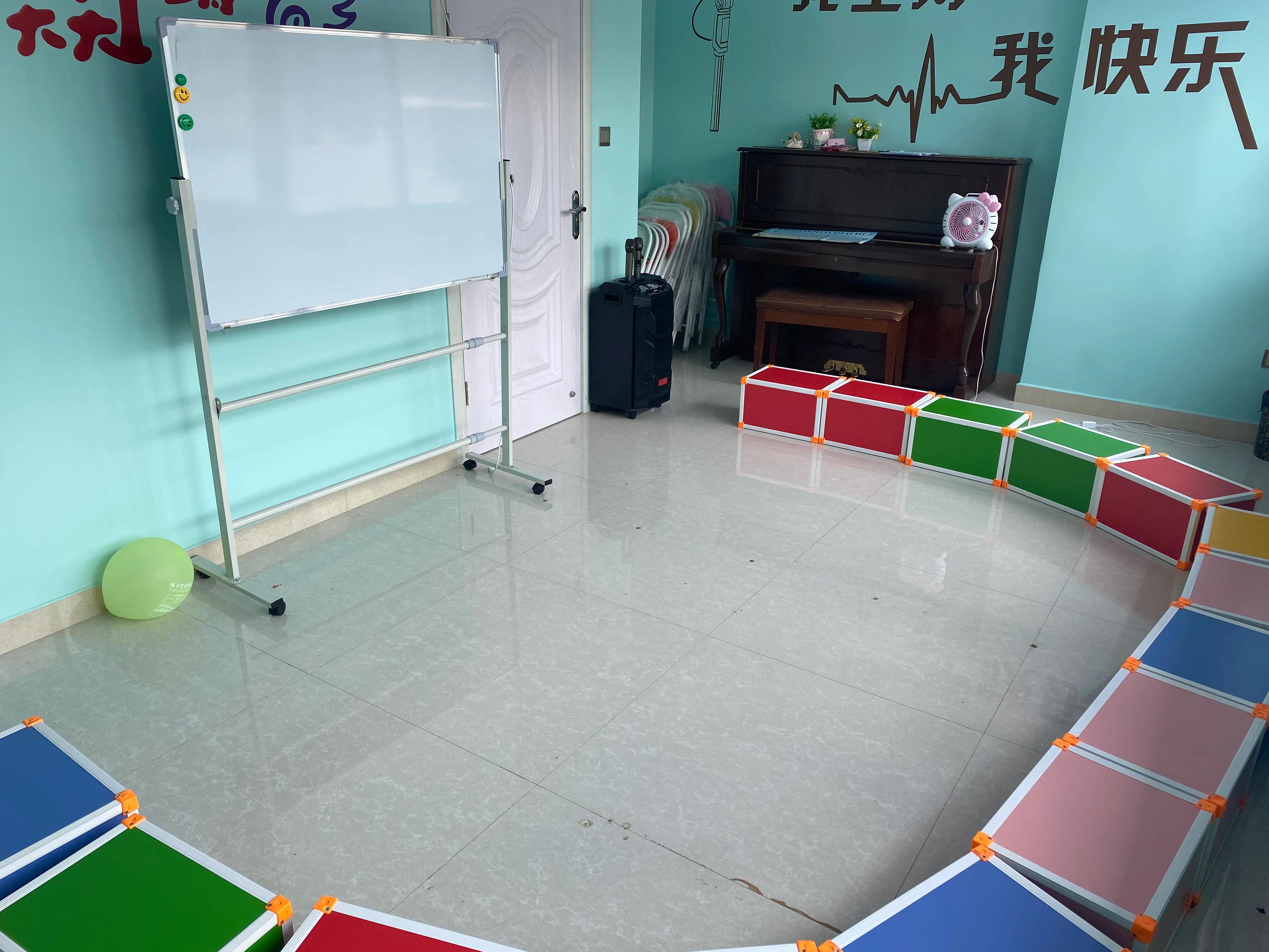 鍜崱鑹烘湳鍩硅,鍜崱闊充箰鍩硅涓績