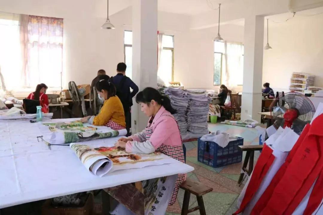 谁说刺绣是专属女生的活儿,谁说十字绣是女人的专利