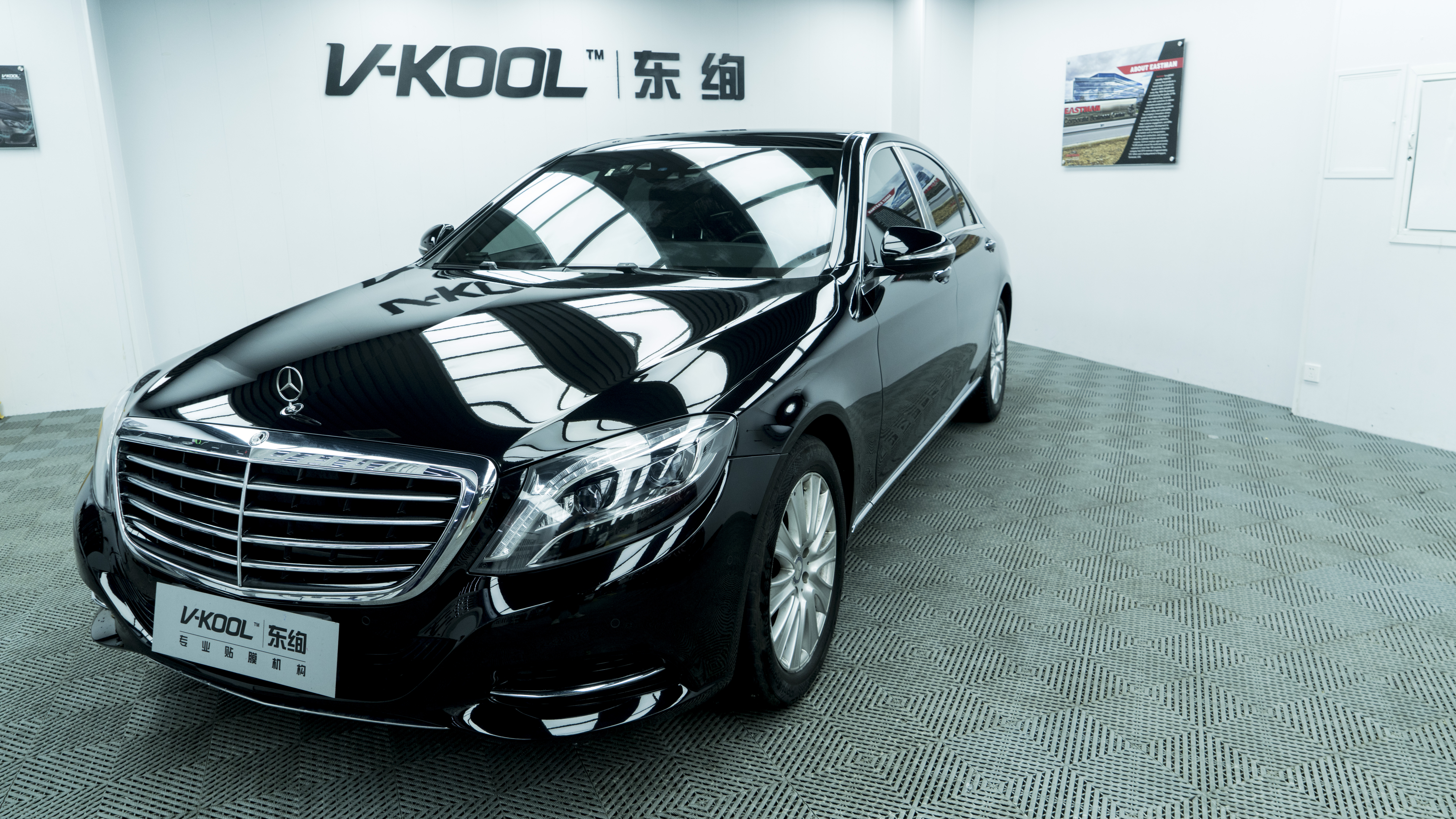 汽车贴膜防止灰尘,汽车玻璃贴膜进灰尘有补救方法吗