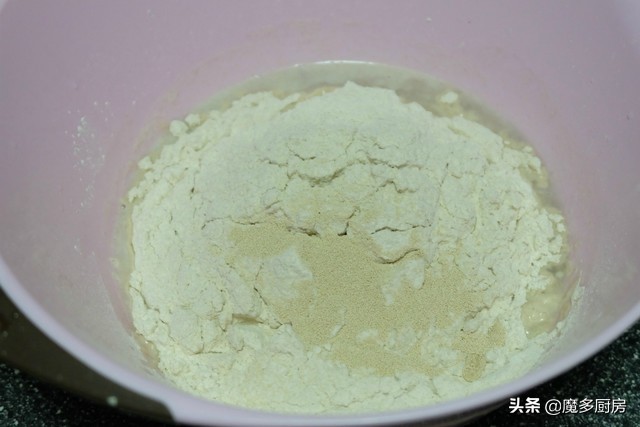 全麦葡萄干面包,抹茶全麦葡萄干面包