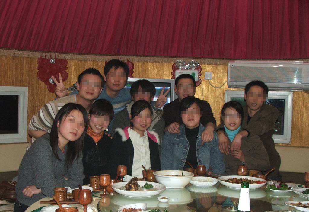 同学聚会中途偷偷买单,同学聚会大家抢着买单尴尬局面