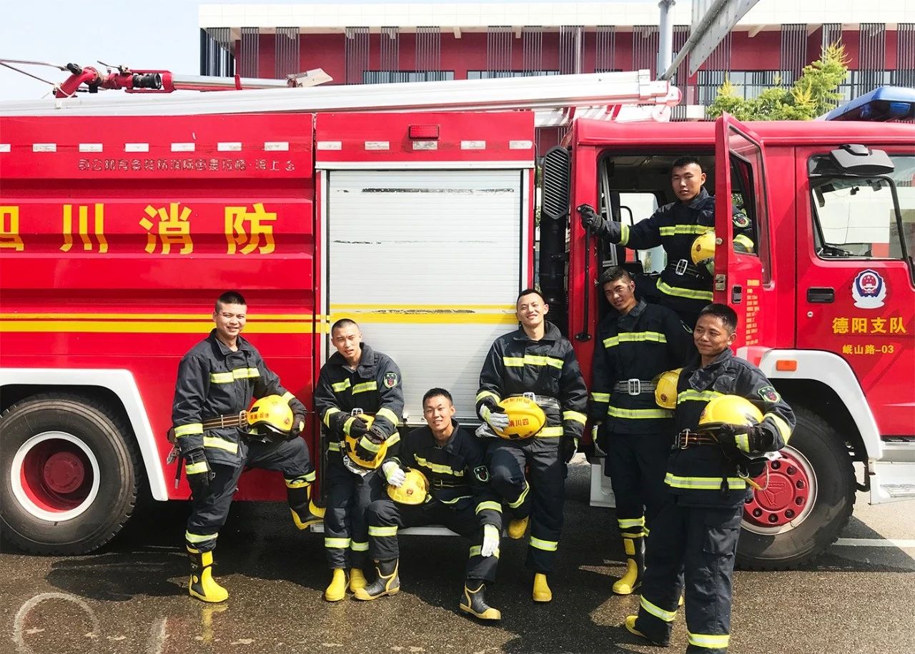 致敬逆行英雄|德阳最帅男团队长陈伟，肩负生命不能承受之重