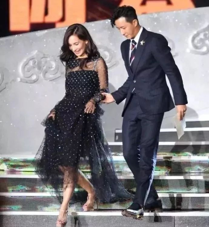 韩庚卢靖姗大婚!背后是一个过气偶像“自杀式”崛起的惨烈之路