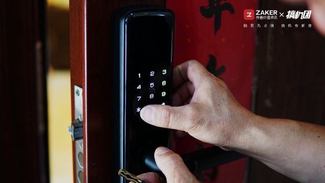 家门反锁怎么打开,怎么选择智能门锁乐视门锁