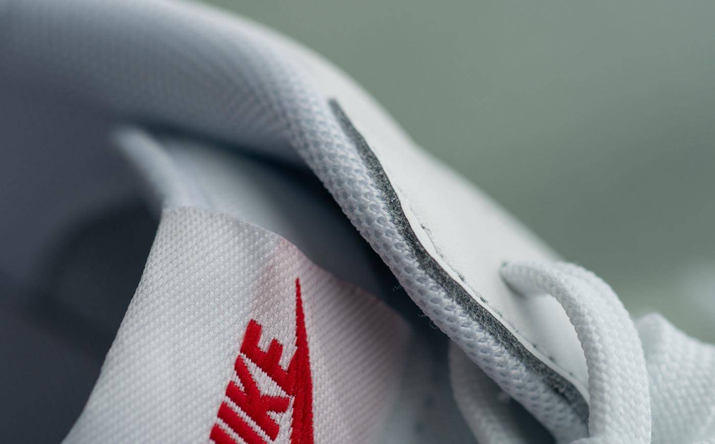 阿迪和耐克小白鞋哪个好,阿迪达斯和小白