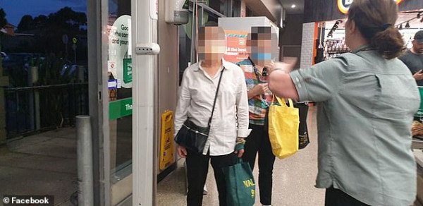 澳洲疫情期间，亚洲面孔代购反复进出超市买奶粉，引发网友愤怒