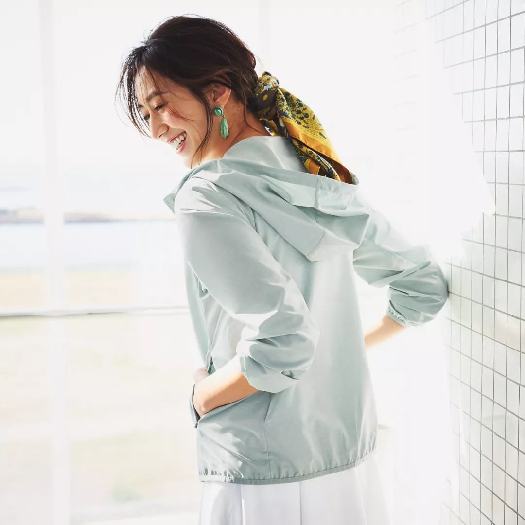 今年夏天，这波设计师系列让你张张站C位！