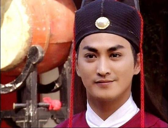 完成学业去打拼,何家劲复出拍戏