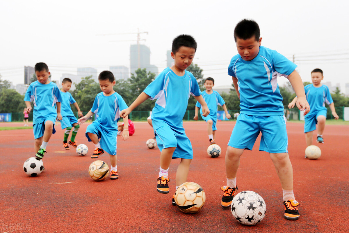 以距离为话题关于友情的作文,初中友谊作文叙事600字范文