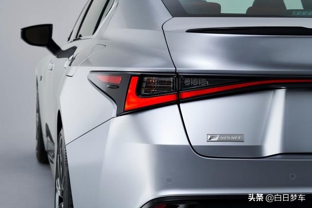 全新一代雷克萨斯is300,2022款雷克萨斯is官图发布