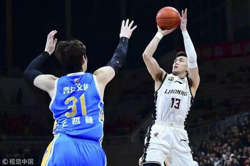 艾伦哈德森连续得分辽宁男篮,郭艾伦赵继伟现身辽宁男篮