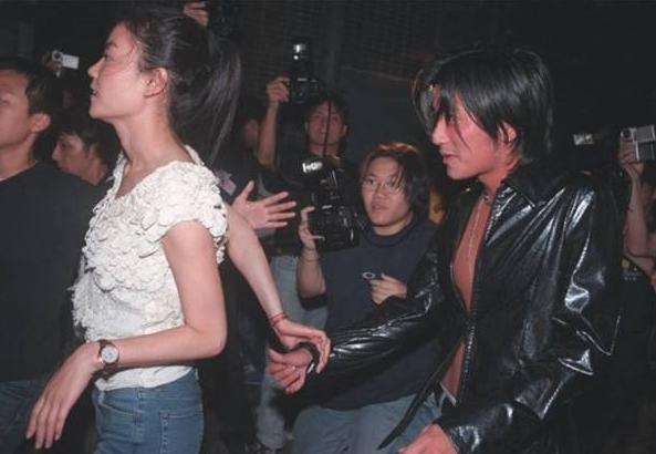 娱乐圈三大奇女,娱乐圈三大美人三角恋