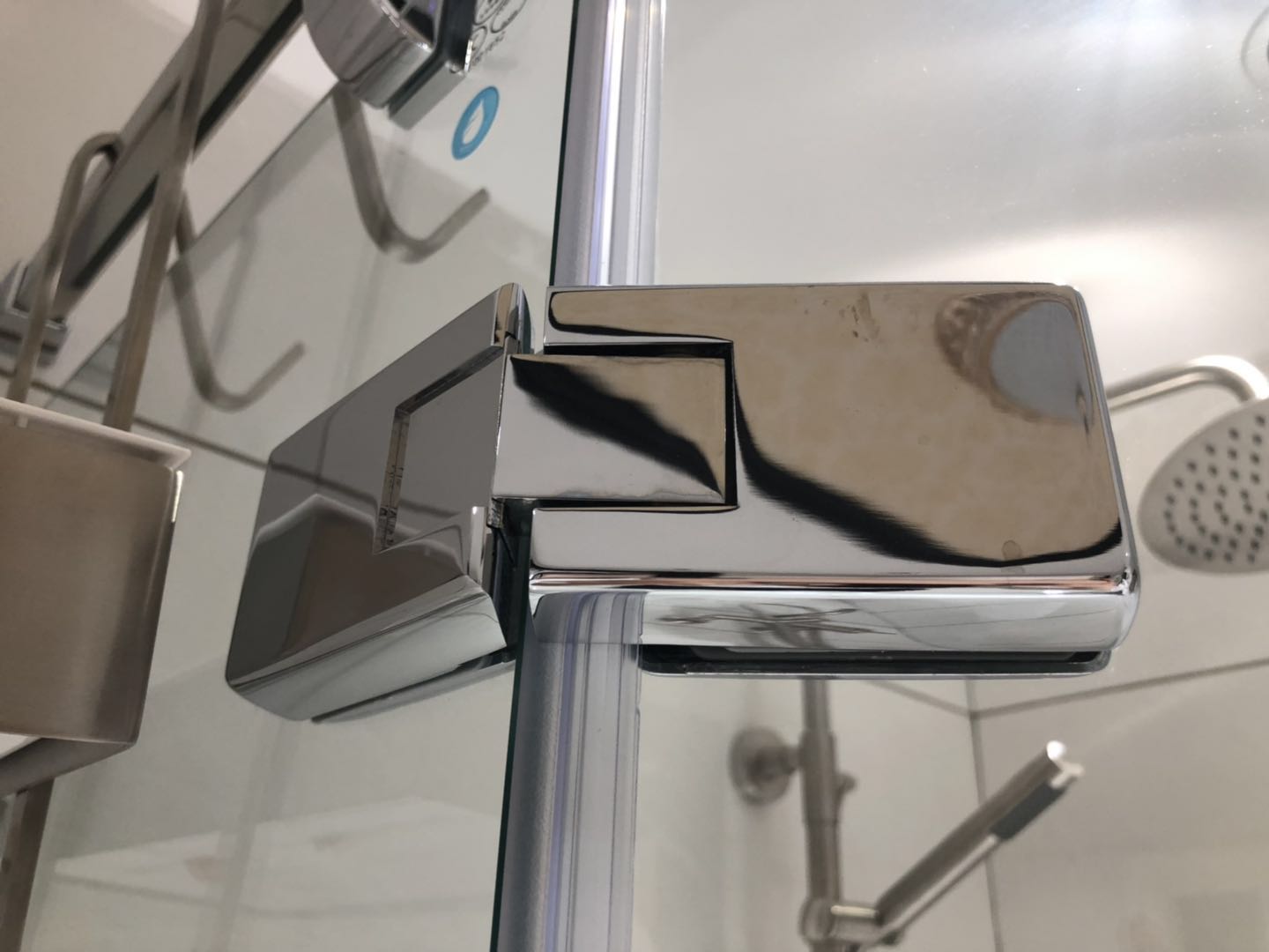 卫生间浴室柜马桶淋浴房搭配,卫生间淋浴房马桶洗手盆如何布置