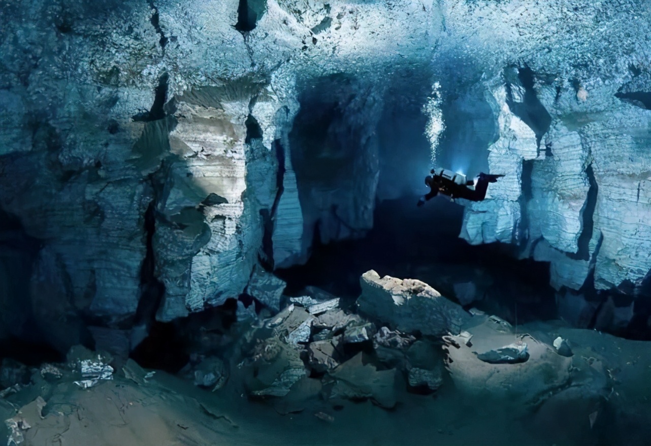 自然奇观水下世界,水下世界非常神秘而美丽