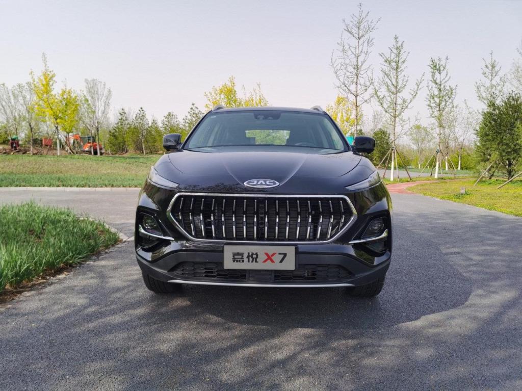 江淮嘉悦x7最新款图,嘉悦x72020款1.5tgdi手动挡自由型