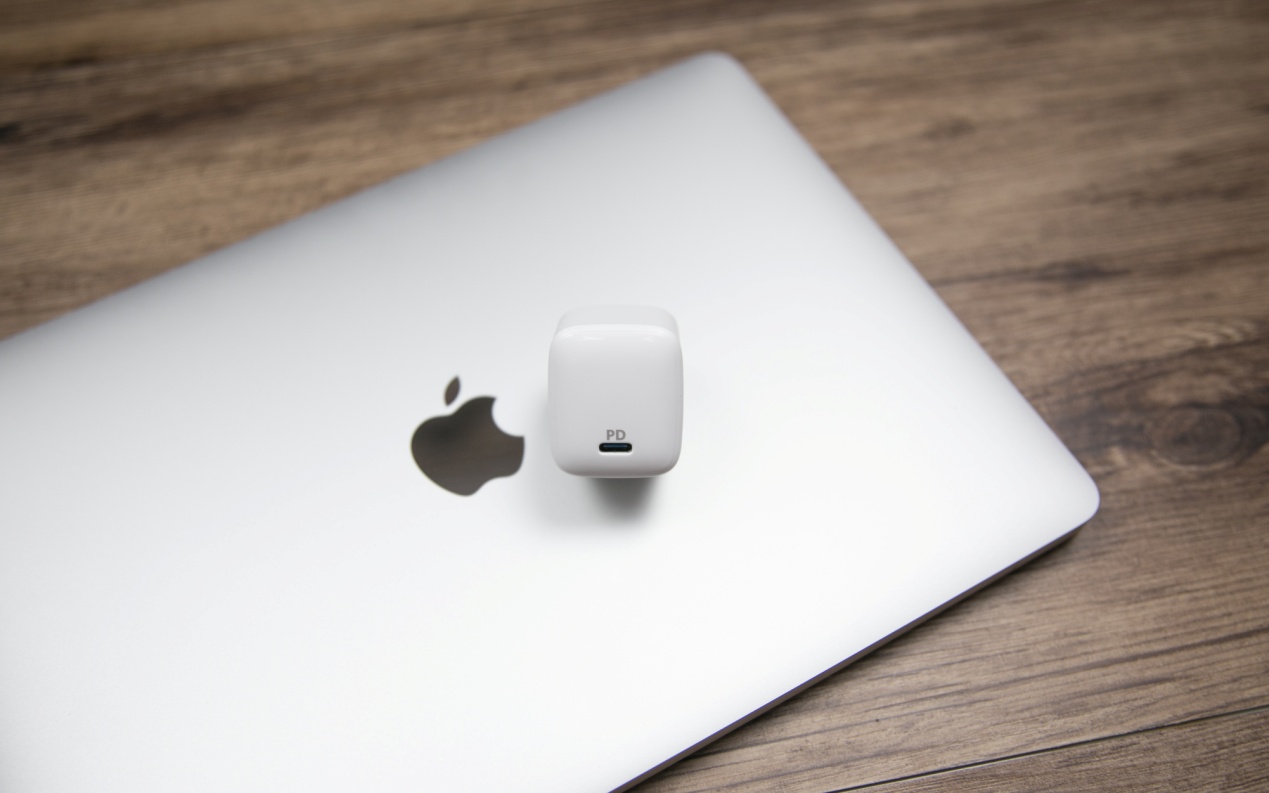 anker30w充电器对比苹果18w充电器,anker20w和苹果原装快充