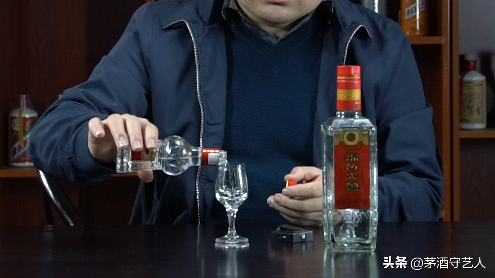 绵竹大曲品酒,茅酒守艺人品酒绵竹大曲