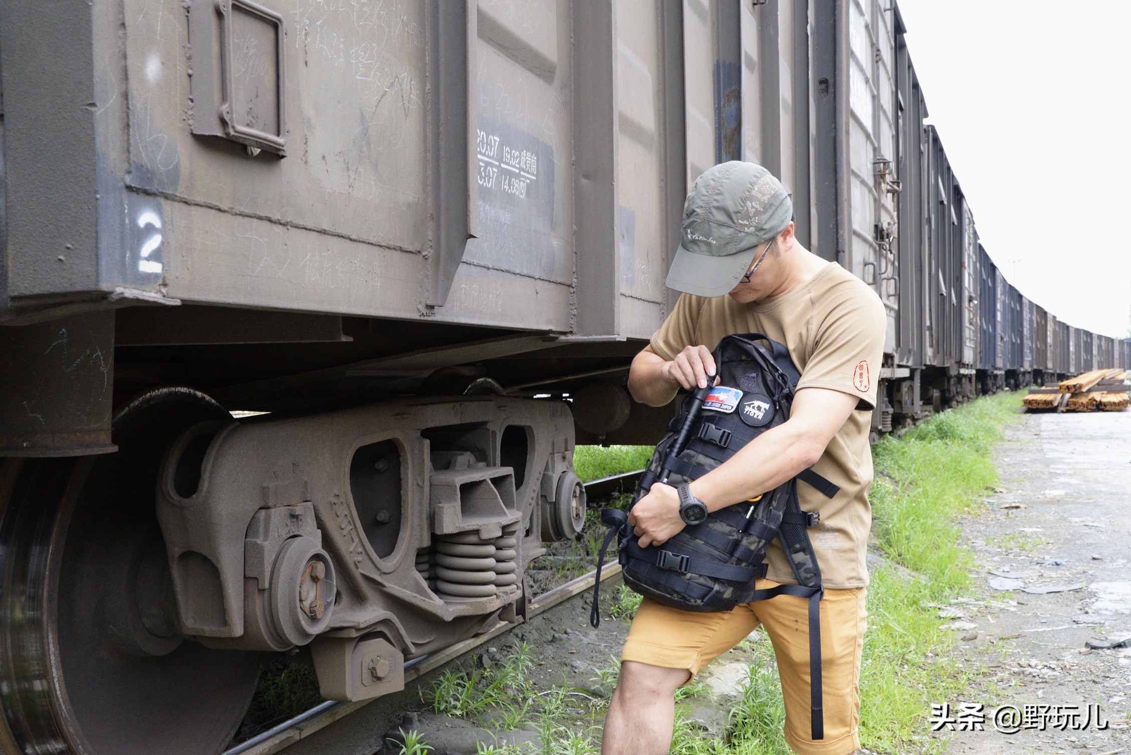 军事风格双肩包推荐,黑色军用双肩包
