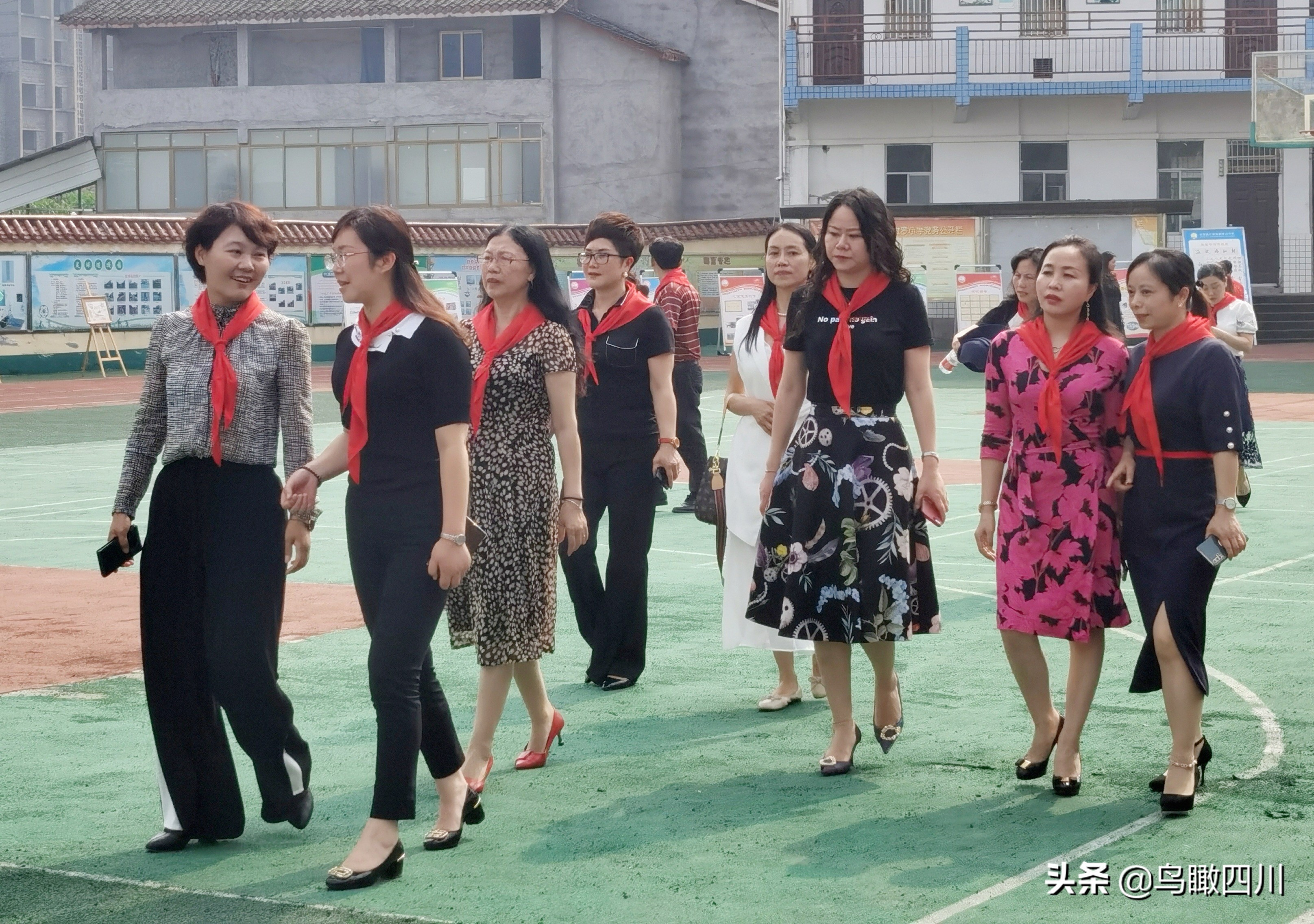 区妇联携手女企业家,广安市前锋区代市镇梭罗小学校