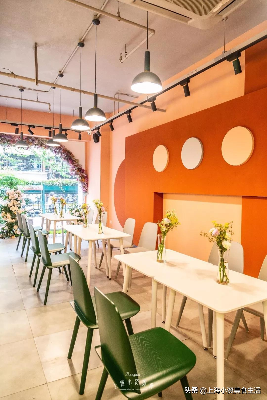 人广新开宝藏甜品店，把小笼包做成了慕斯蛋糕！