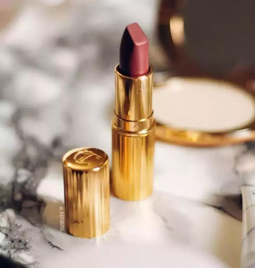 白桃乌龙口红适合黑黄皮,阿玛尼适合黑黄皮的口红