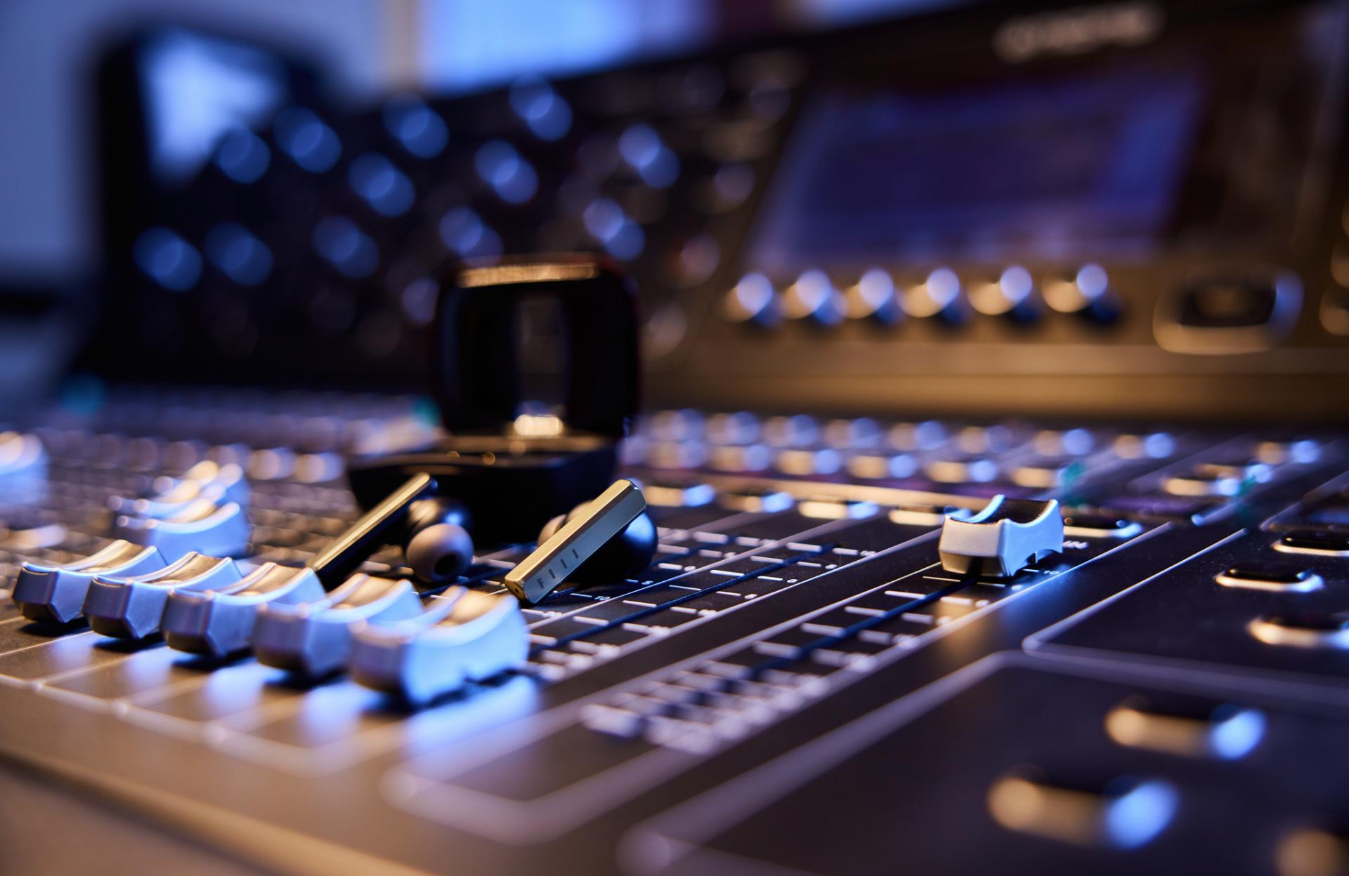 雷军将发超大杯小米10,雷军超大杯最新视频