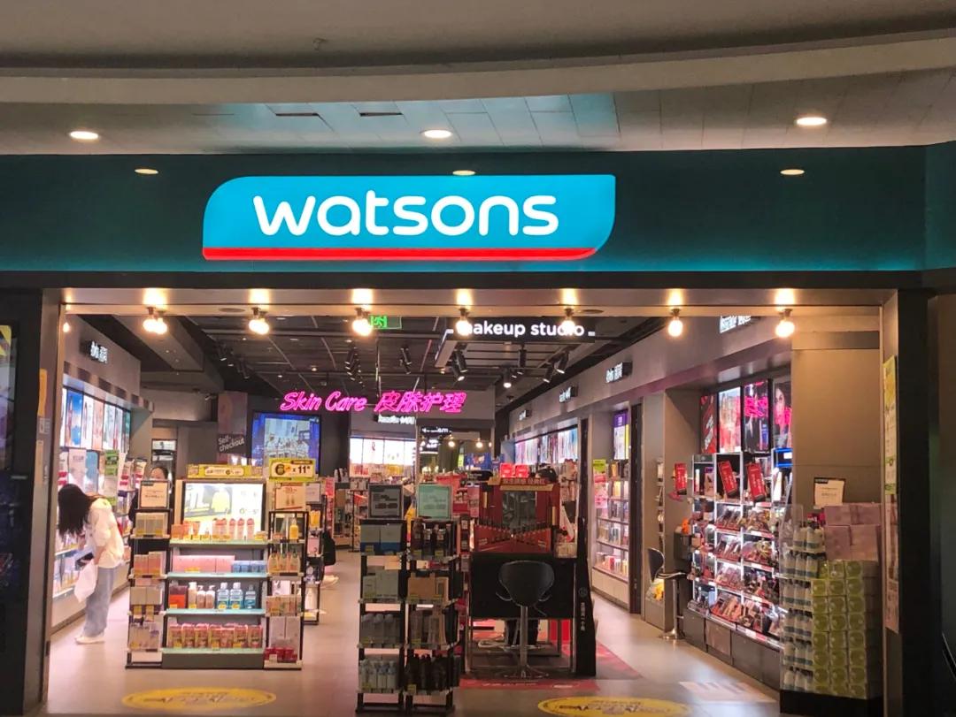 同样是嘴碎，屈臣氏导购为什么会输给李佳琦？